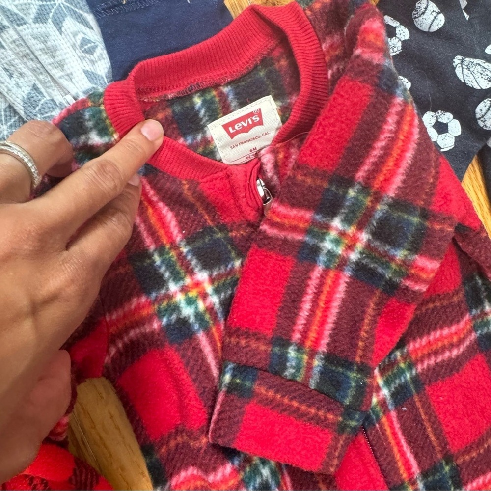 Levi's, Carters, George's -‎ 8 Baby Pajamas size 3/6 months, 6 footing,2 no food - Picture 7 of 9